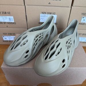 🚫SOLD🚫 Adidas Yeezy Foam RNR - Stone Taupe